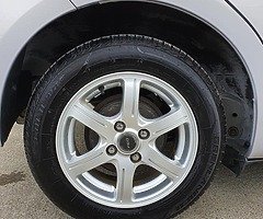 Toyota Vitz *High spec model* - Image 9/10