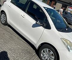 Toyota yaris (vitz) 2010 1l automatic