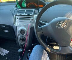 Toyota yaris (vitz) 2010 1l automatic - Image 4/5