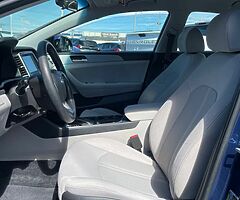 2018 Hyundai Sonata SE - Image 9/10