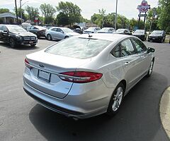 2018 Ford Fusion SE - Image 4/10