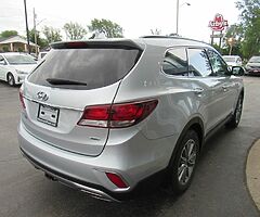 2019 Hyundai Santa Fe XL SE - Image 3/10