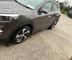 152 Hyundai Tucson premium plus 45 k miles