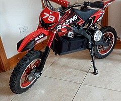 Electric Dirt Bike 800W 36V Like New.