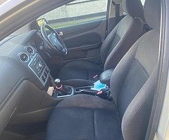 FORD FOCUS 2005 - Image 4/8