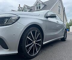 Mercedes Benz A180 DSG LOW MILES