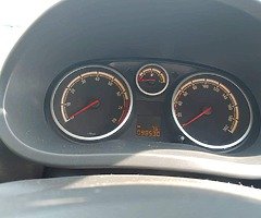 Opel Corsa 1.2 Automatic - Image 4/6