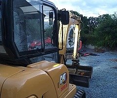 Cat 302.5 mini digger