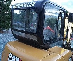 Cat 302.5 mini digger - Image 3/10