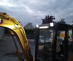 Cat 302.5 mini digger - Image 9/10