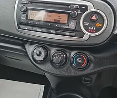 2013 TYOTA  YARIS 1.0 PETROL - NEW NCT 07/2024 & TAX 09/22 - Image 8/10