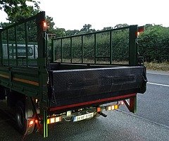 Isuzu tipper body with taillift Britt tip