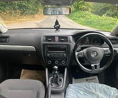 Volkswagen Jetta 1.6L 2012 TrendLine - Image 8/10