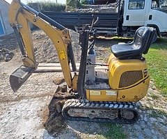 Cat micro digger 2016