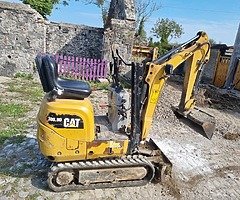 Cat micro digger 2016