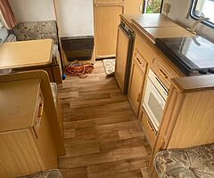 4 / 5 Berth Avondale Tourer Caravan - Image 7/10