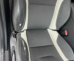 Volvo S60 d3 R-Design - Image 6/10