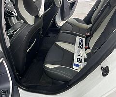 Volvo S60 d3 R-Design - Image 9/10