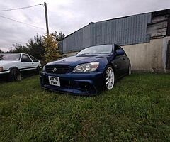 V8 is200 cheap car need gone