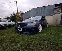 V8 is200 cheap car need gone - Image 6/8