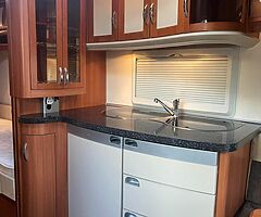 4 Berth Hobby Prestige Fixed Beds Full Awning - Image 9/10