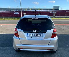 2010 Honda Fit (Jazz) 1.3 petrol automatic LOW KMS - Image 4/10