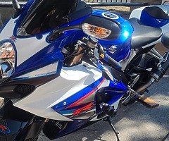 Suzuki gsxr 1000 2007 motorcycle.