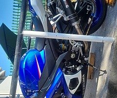 Suzuki gsxr 1000 2007 motorcycle. - Image 4/10