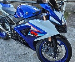 Suzuki gsxr 1000 2007 motorcycle. - Image 9/10