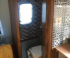 I am selling a caravan with 2 beds - Image 5/8