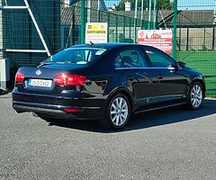 Volkswagen Jetta 1.6Tdi - Image 3/10