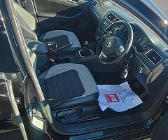 Volkswagen Jetta 1.6Tdi - Image 4/10