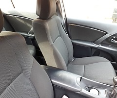 Toyota Avensis 2.0 D4D - Image 7/8