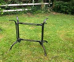 Cast iron table legs