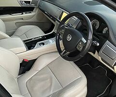 Jaguar XF Portfolio S D 3.0 V6 - Image 7/10