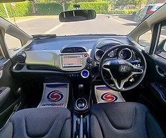 Honda Fit 1.3 Hybrid LOW MILEAGE 47 km - Image 8/10