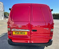 2011 Toyota Hiace 2.5 D-4D 95 - Image 5/9