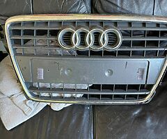 B8 Audi A4 grill