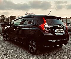 HONDA FIT HYBRID LEATHER PACKAGE 2017 - Image 6/10