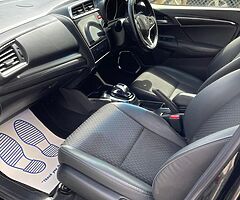 HONDA FIT HYBRID LEATHER PACKAGE 2017 - Image 9/10