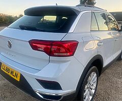 2019 Volkswagen T-Roc - Image 4/10