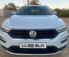 2019 Volkswagen T-Roc - Image 8/10