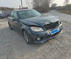 2011 MERCEDES C-CLASS 2.2L Diesel BREAKING FOR PARTS