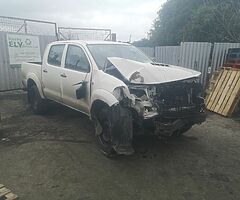 2015 TOYOTA HILUX 2.5L Diesel BREAKING FOR PARTS