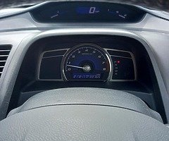 Honda Civic - Image 10/10