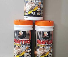 Expanding foam kit and wipes delivery anywhere in Ireland