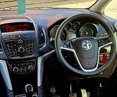 132 Zafira 2.0cdti/7 seater/Low miles - Image 6/10