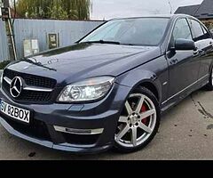 Vand mercedez C220d 2010Pachet AMG 180 cp Masina înmatriculata de Romania volan dreapta