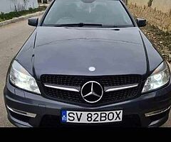 Vand mercedez C220d 2010Pachet AMG 180 cp Masina înmatriculata de Romania volan dreapta