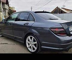 Vand mercedez C220d 2010Pachet AMG 180 cp Masina înmatriculata de Romania volan dreapta - Image 4/4